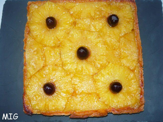 avec des anchois, vous avez une pissaladière (si quelqu'un tente merci de venir en parler)