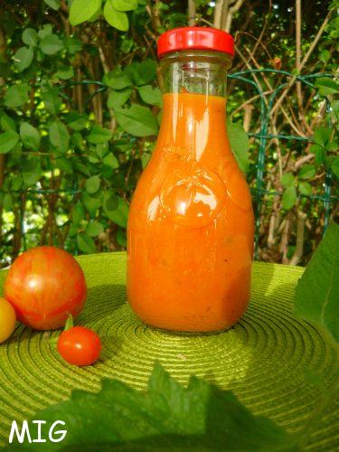 le parfum des tomates bien mûres en bouteille