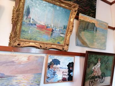 des toiles de Monet